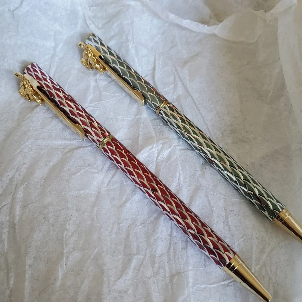 Vintage Style Angel Cherub Ballpoint Pen Set Red and Green Scalloped Pattern